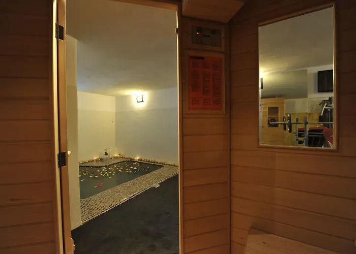 Aphrodite Boutique 3*