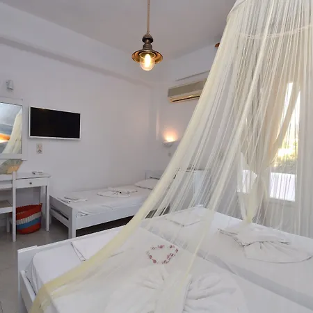 Aphrodite Boutique מלון Alikí