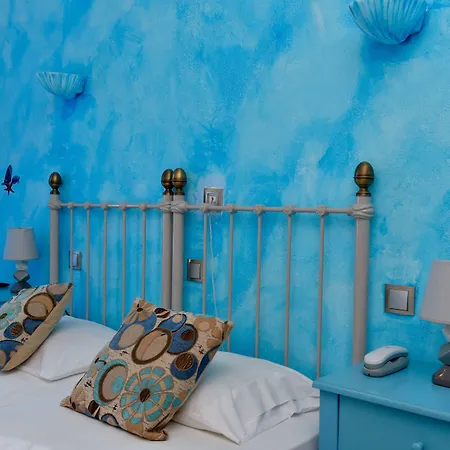 Aphrodite Boutique 3*